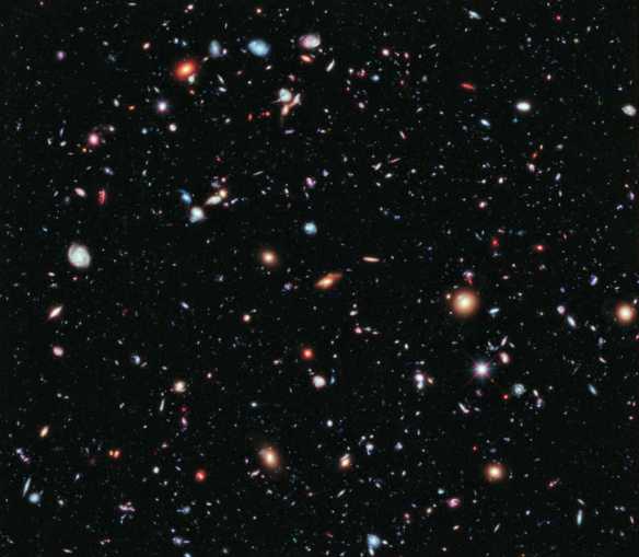5,500 galaxies of Hubble eXtreme Deep Field - smallest red dots 13,000,000,000 light years away